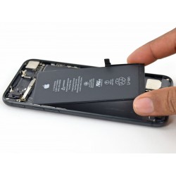 Замена аккумулятора iPhone 7